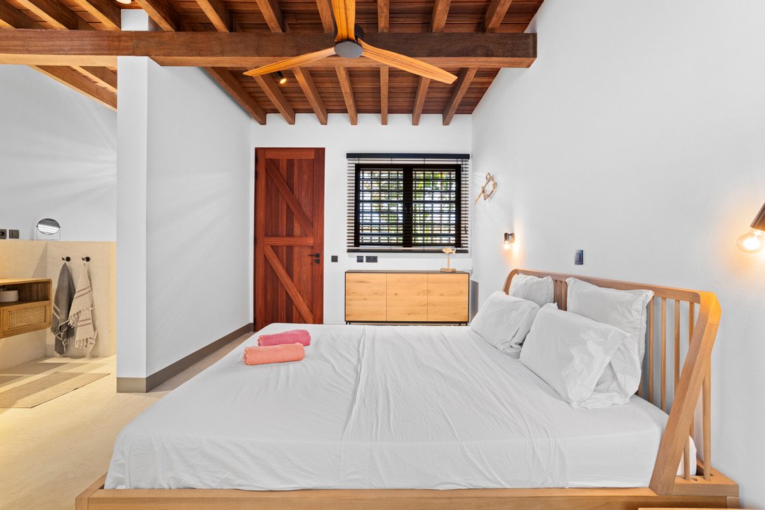 05AE77E7 1E66 42CD 8FED F61BAECC8047 1 105 c