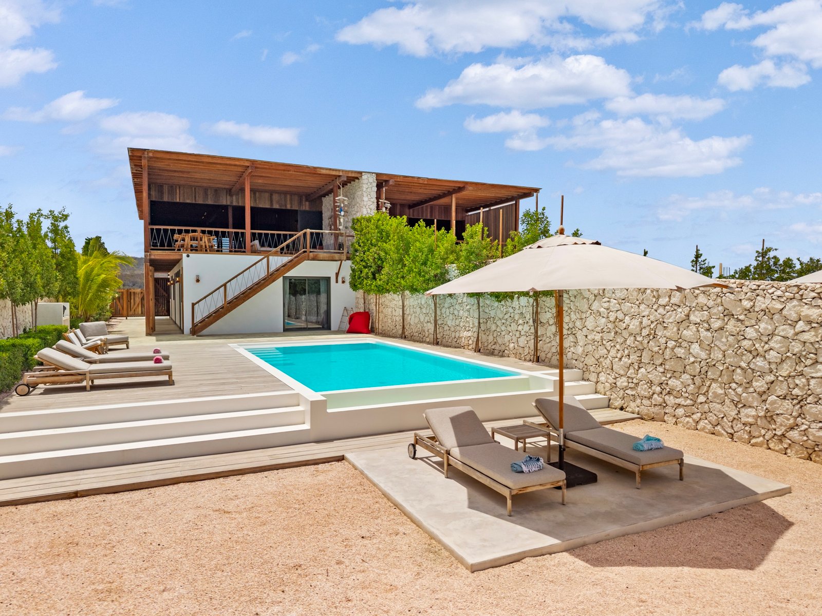 134FE802 DA8E 4F46 A9D7 35E227BBA9BB 1 201 a