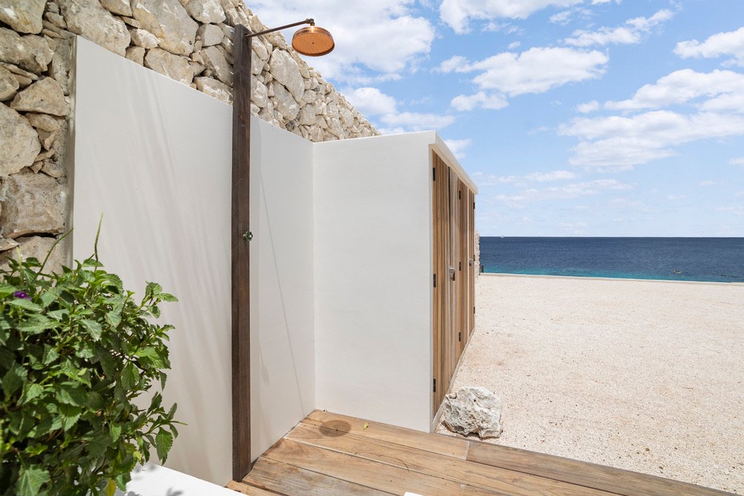 18F728BF AAC7 42B7 A90D B8BA5FB23F2C 1 105 c