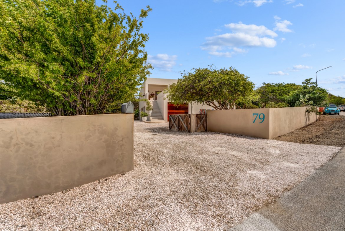 1 44 terrace 79 grace media bonaire (1)