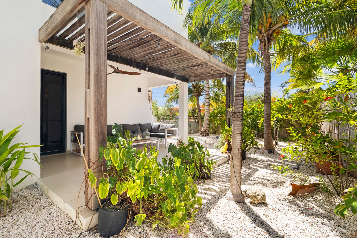 41 kaya saturnus true media culture 20