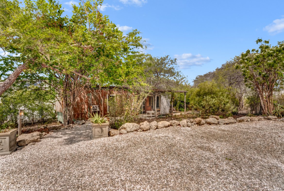 56 44 terrace 79 grace media bonaire (4)