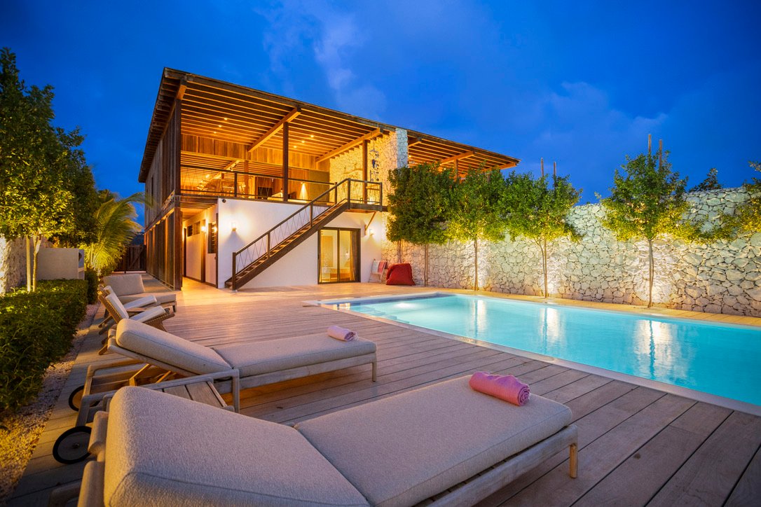 621610C0 23BC 46BC B134 22E0197C45E7 1 105 c