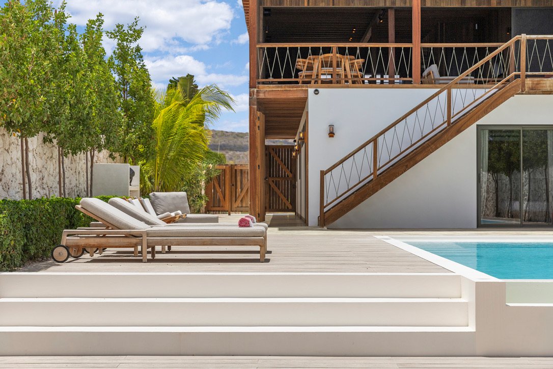 DDEF53ED F9F6 4C6B A6BF 6B1E8B059C13 1 105 c