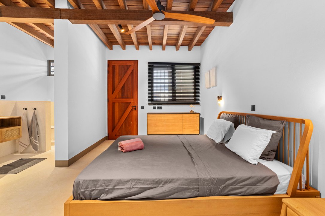 E6C0020D B5D2 4804 B971 B08357CF9594 1 105 c