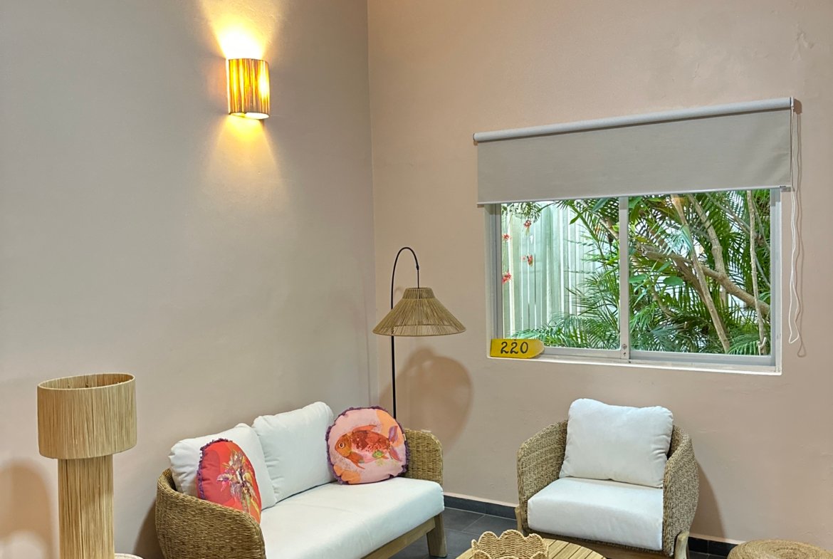 Living room (seating area)