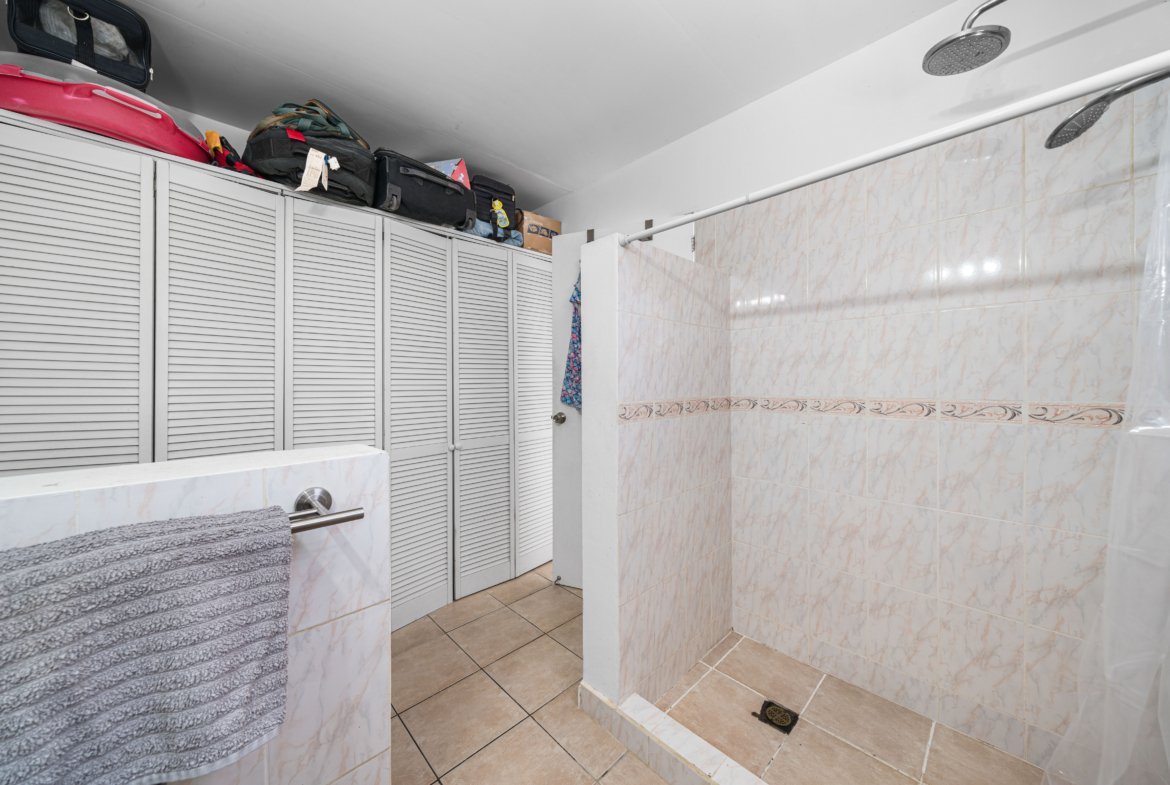 Shores 62 62