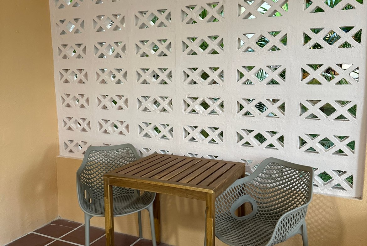 Terrace (dining)
