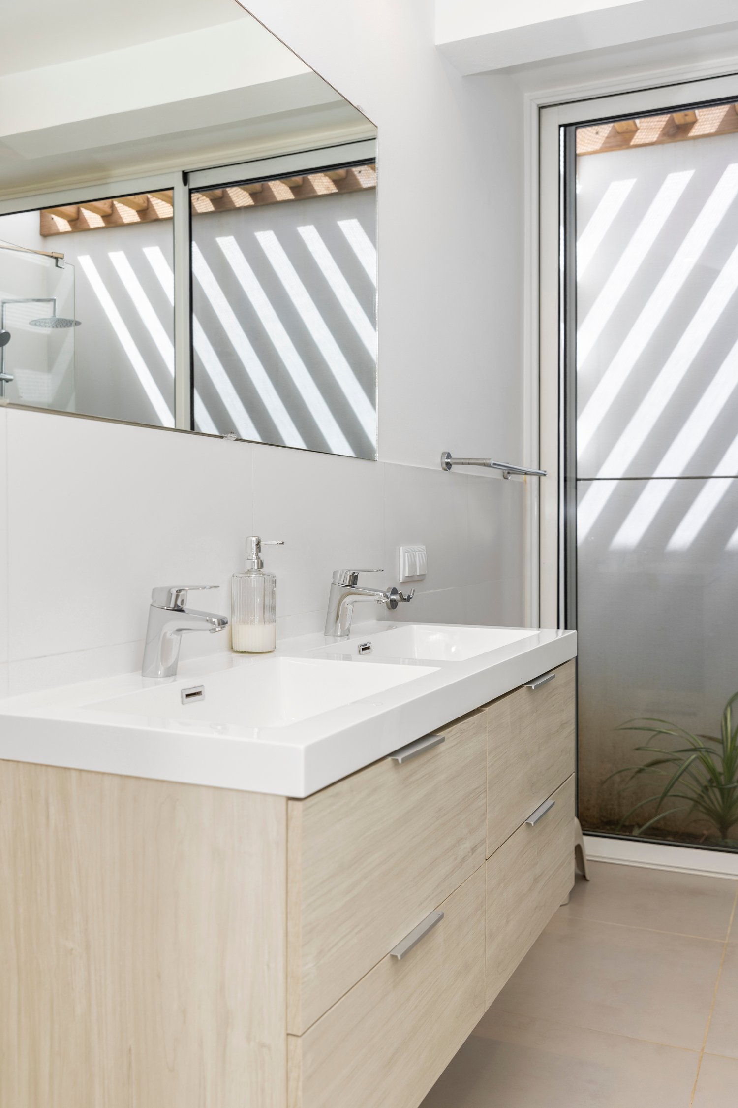 kralendijk true media culture 25