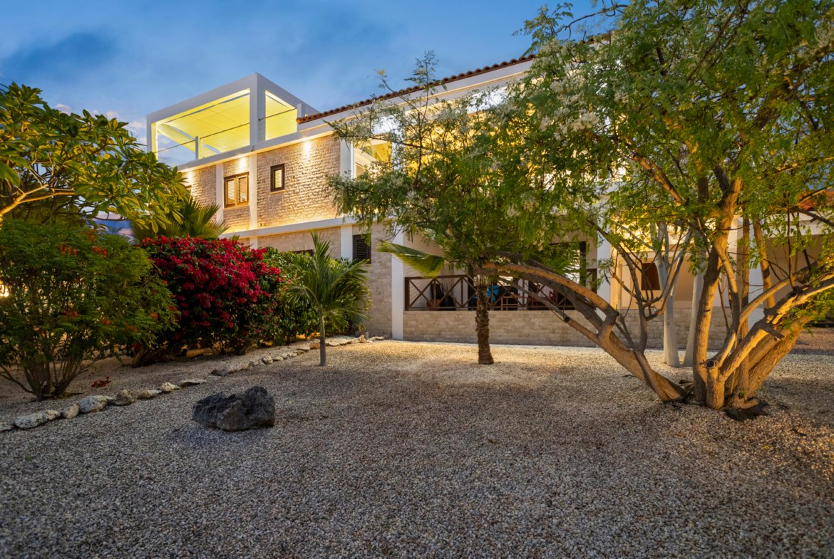 santa barbara crowns twilight true media culture 16