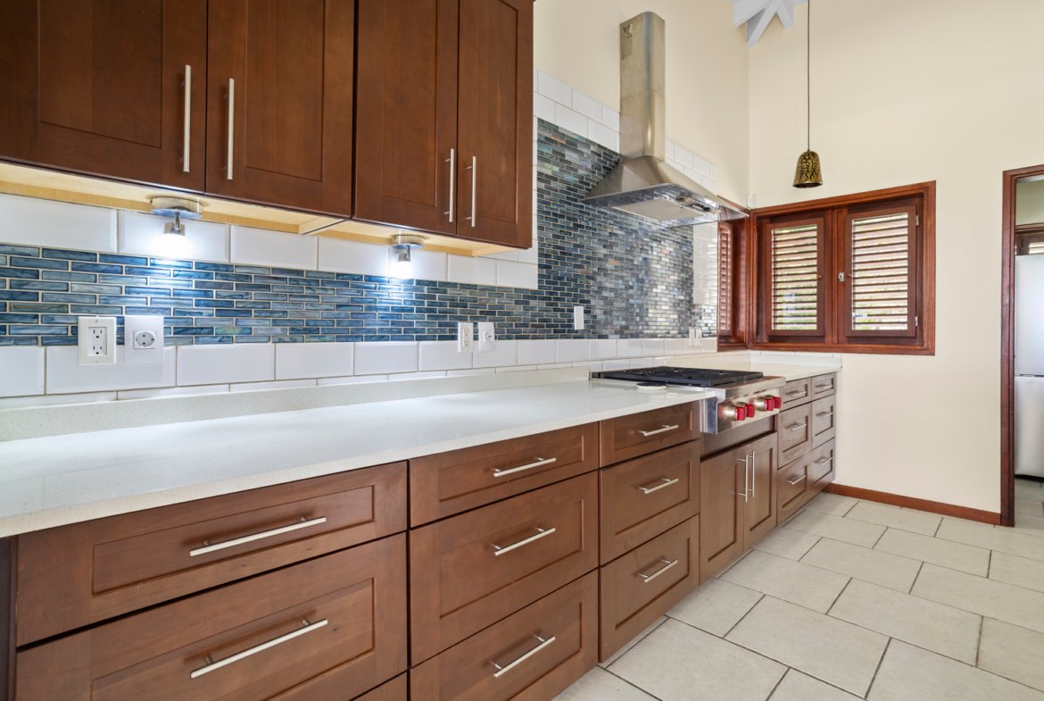 villa kitchen